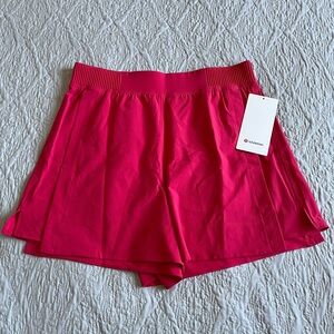 NWT Lululemon Stretch Woven Relaxed Fit Short